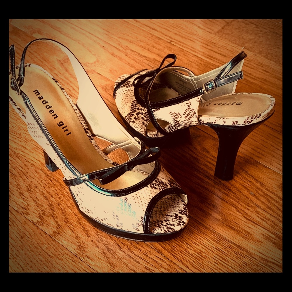 Ladies shoes